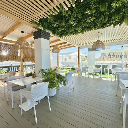 Hotel Apartamentos Marina Luz-3